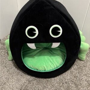 Spider Cat or Dog Bed